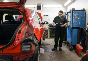 INLÖSENrödbil_1600PIXLAR